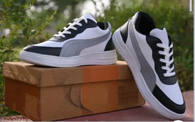 Puma shoe's